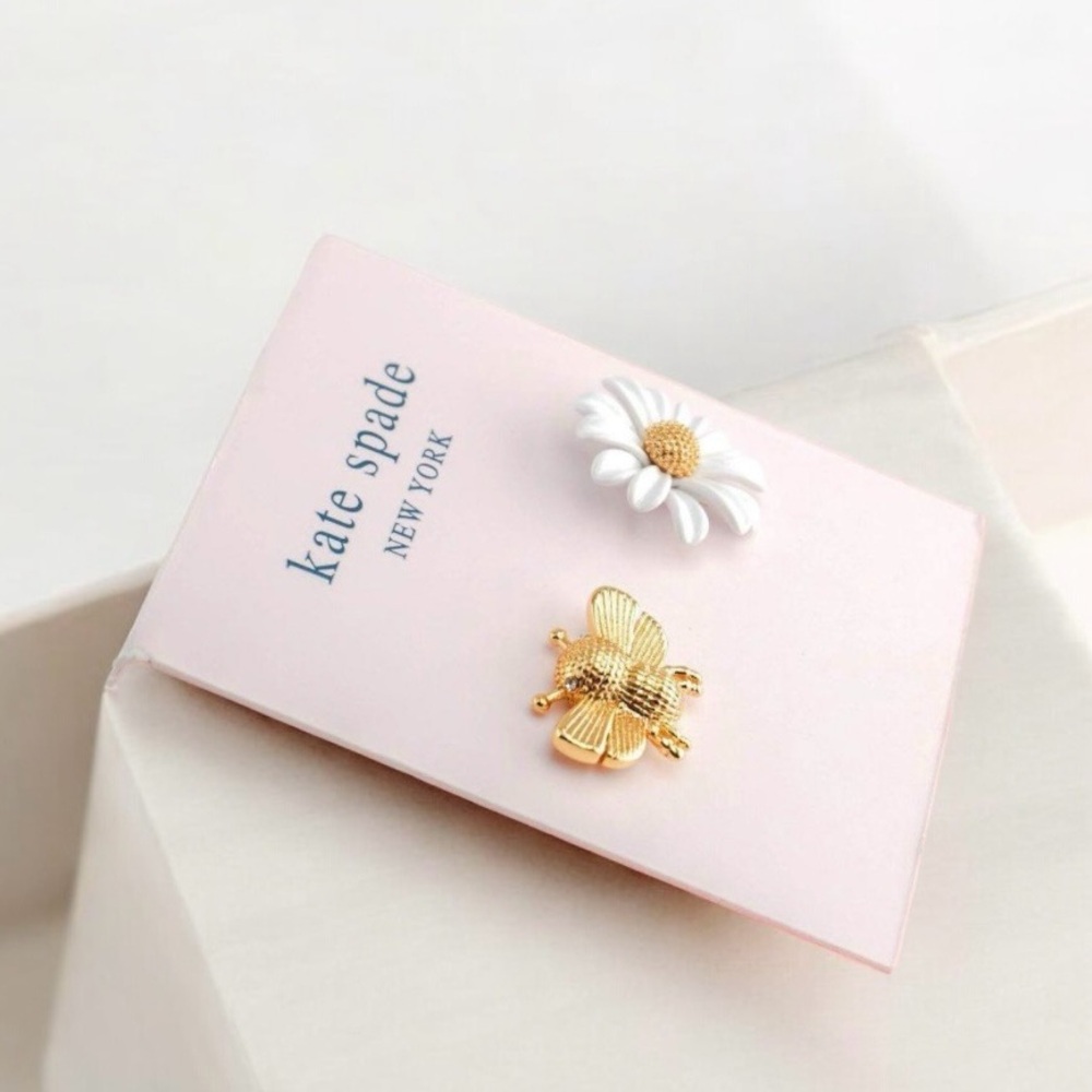 Kate Spade Flower & Bee Mismatched Stud Earrings Brand New - Picture 2 of 6
